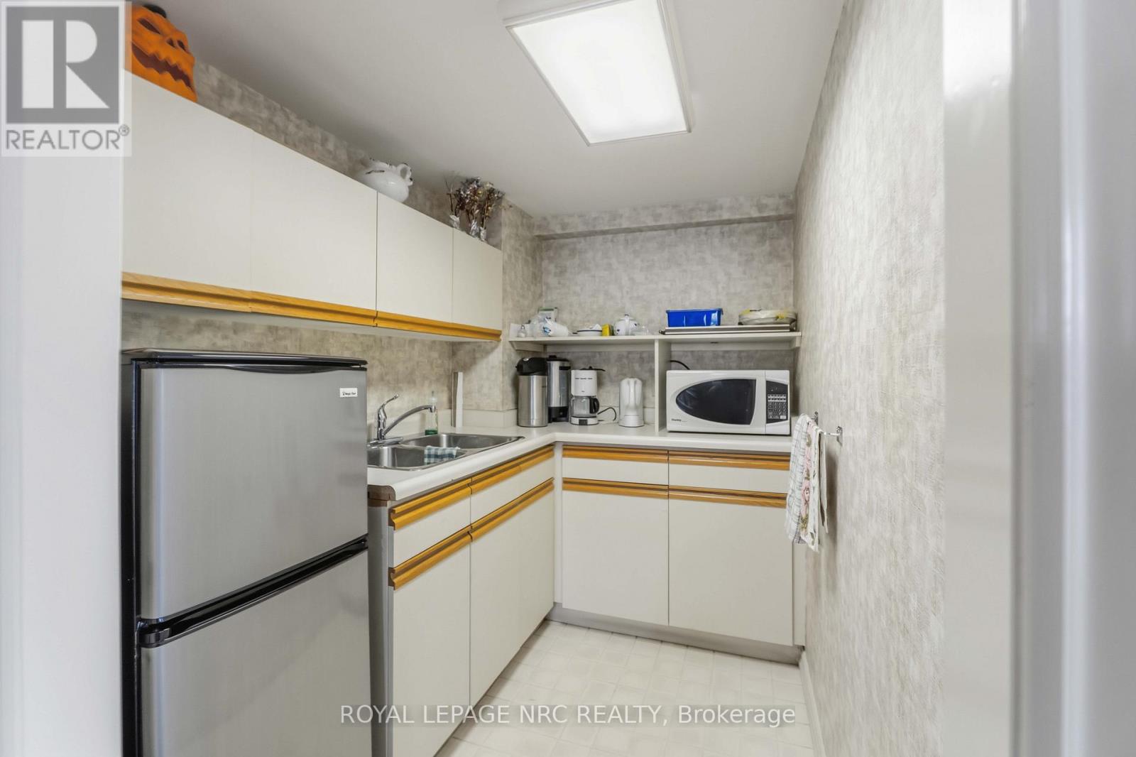 #121 3420 FREDERICK AVENUE - 33