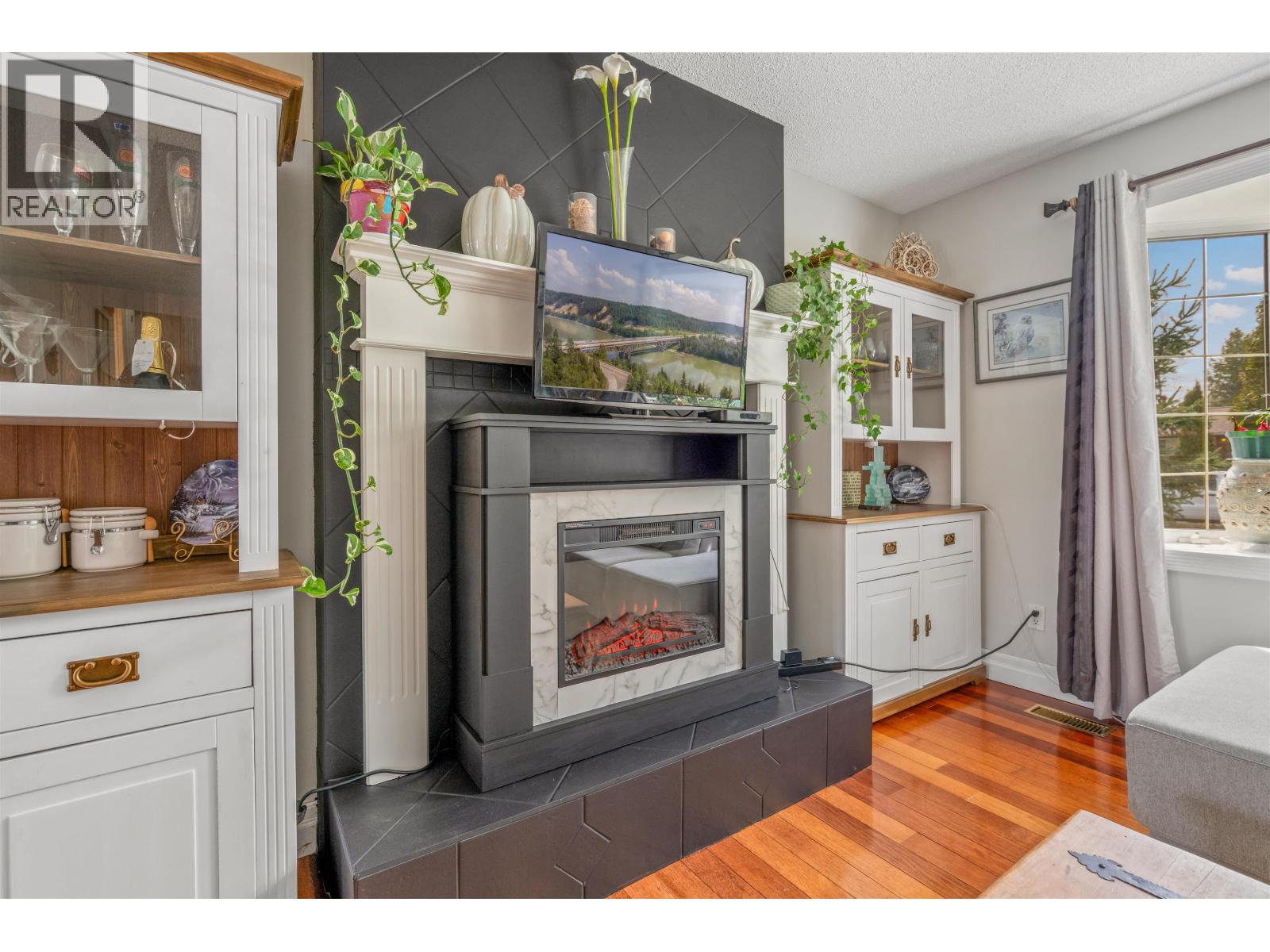 7828 LATROBE CRESCENT - 18