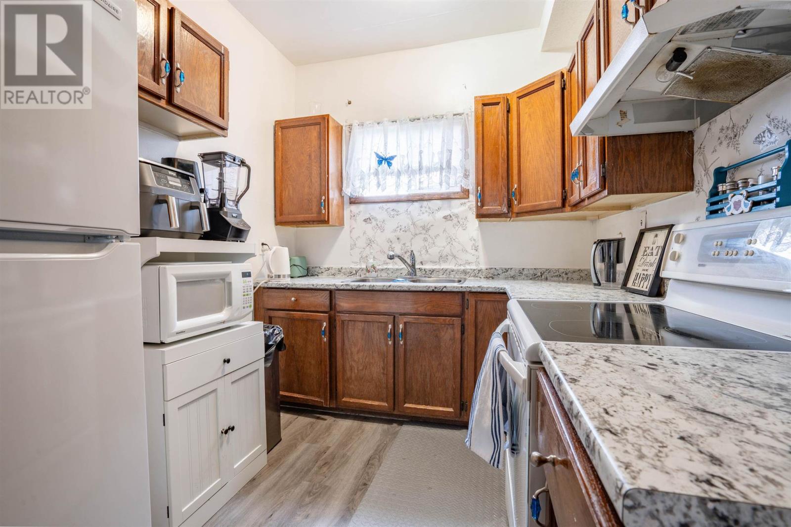 104 Albert ST W - 11