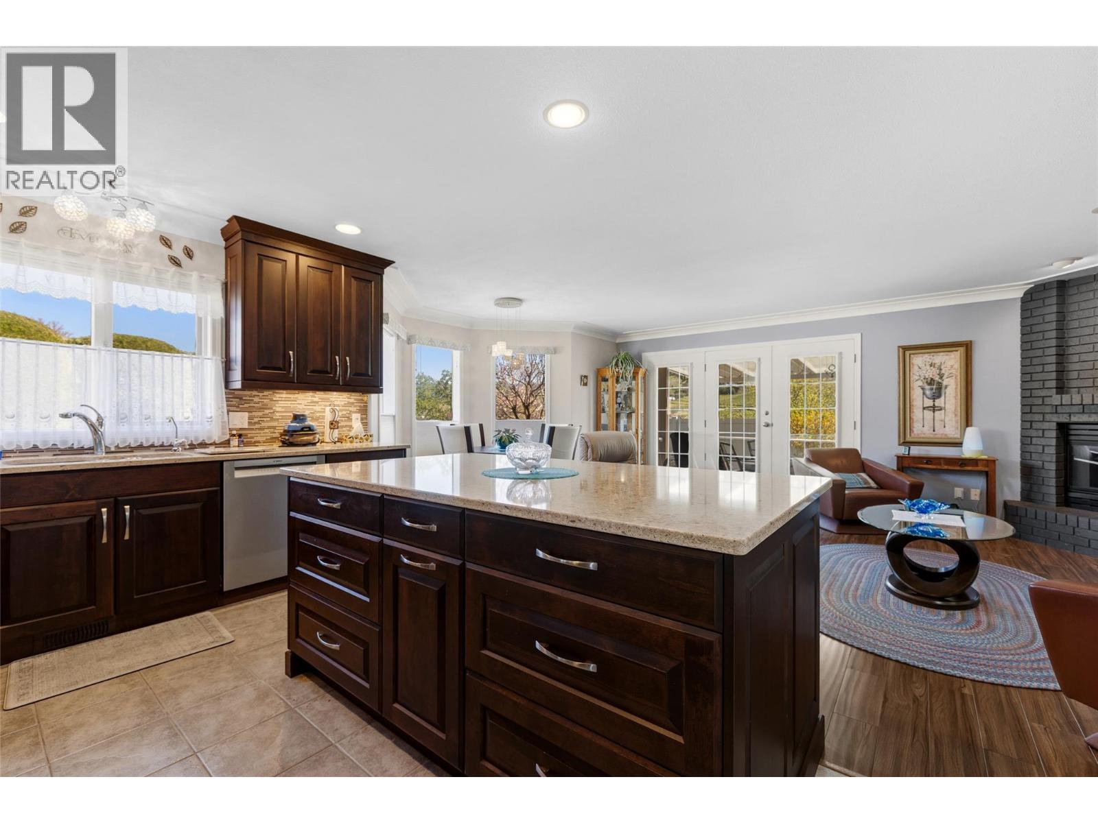 #7 595 Yates Road - 12