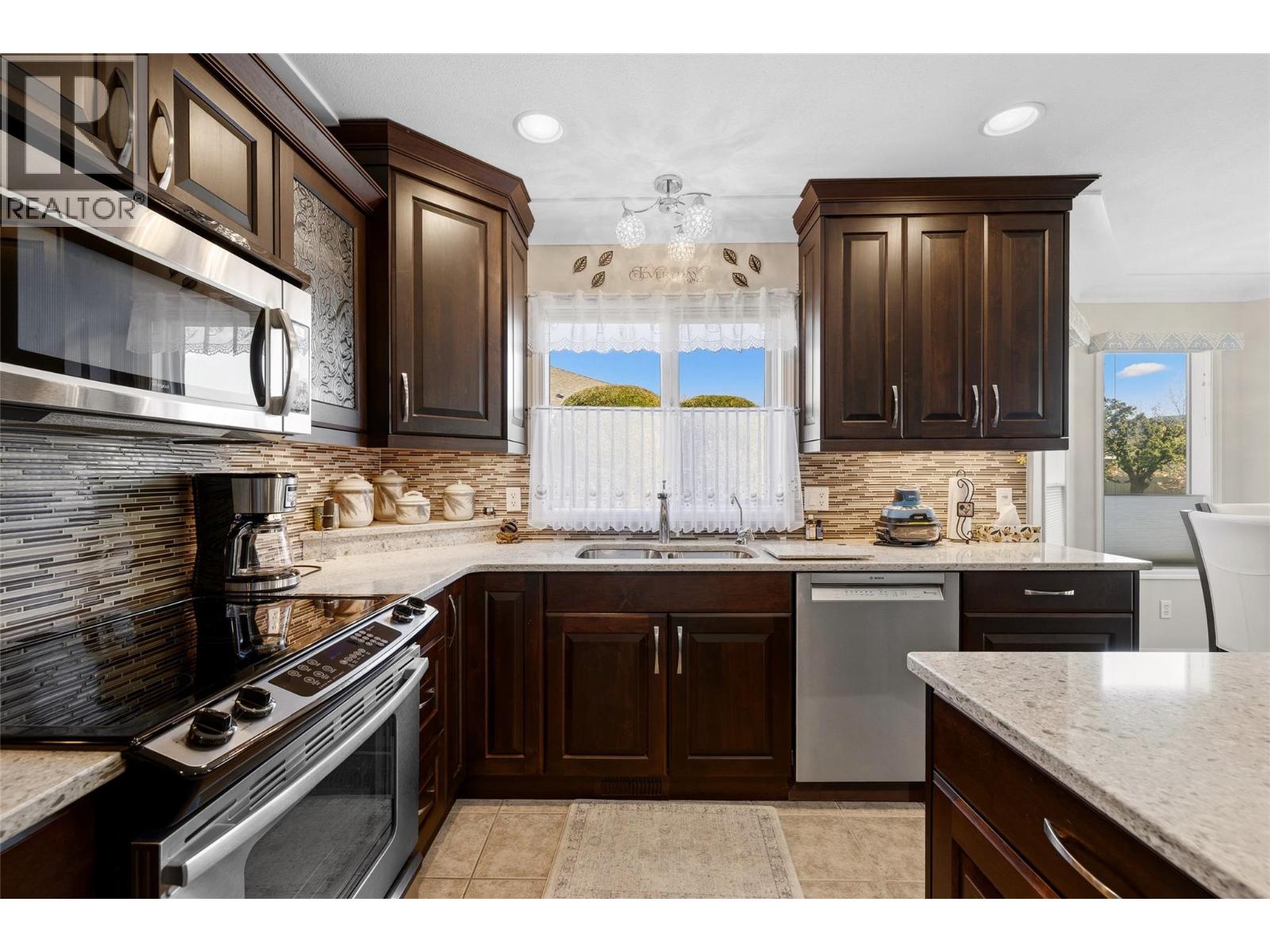 #7 595 Yates Road - 13