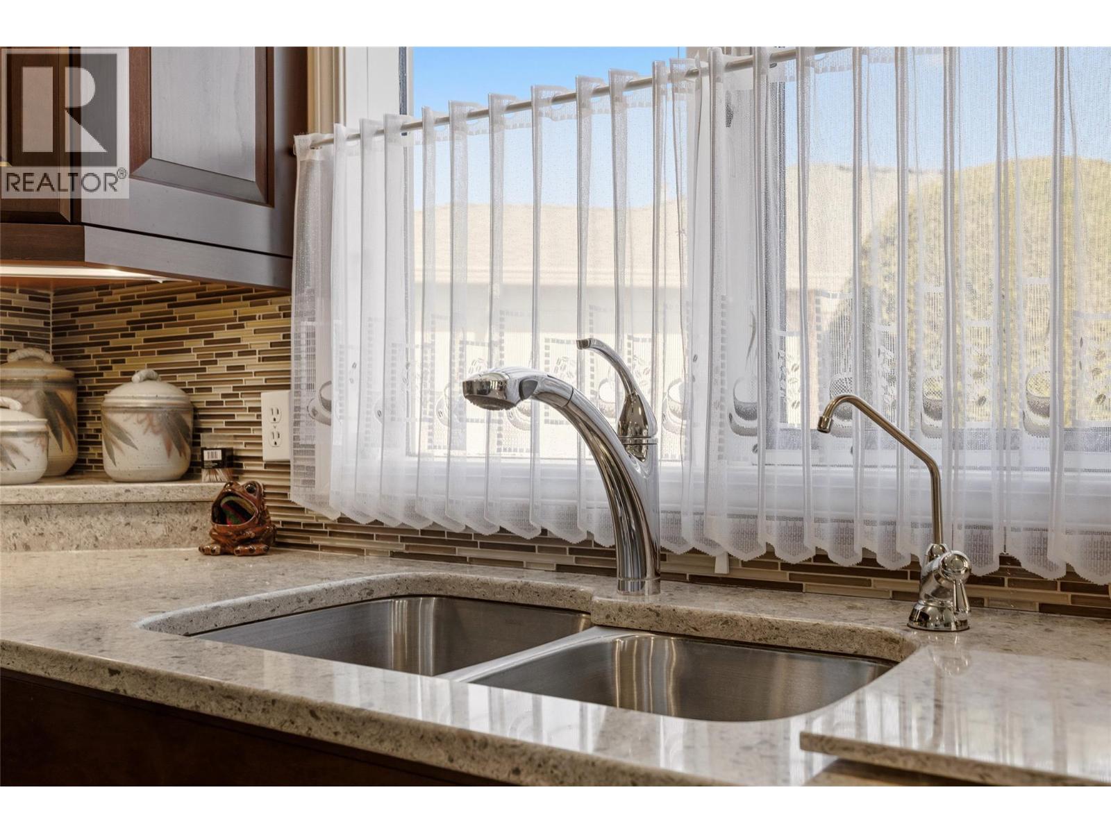 7 595 Yates Road, Kelowna