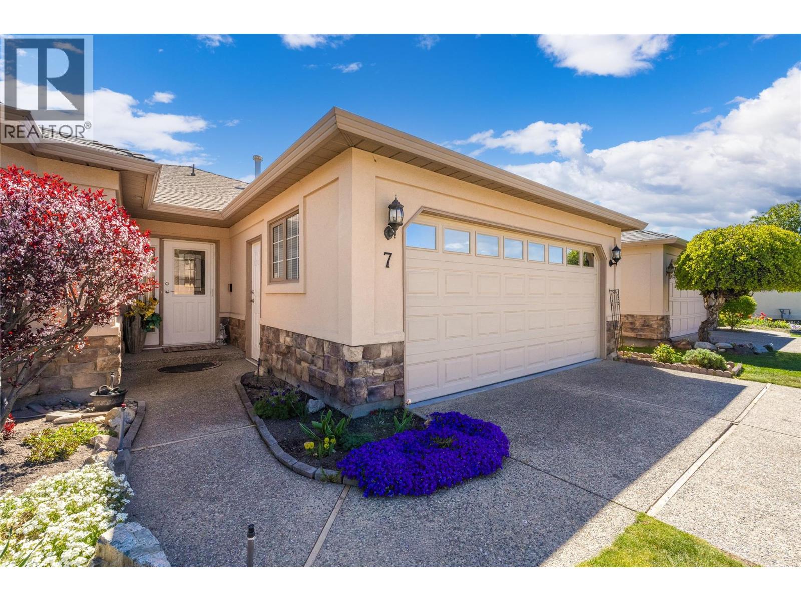 7 595 Yates Road, Kelowna