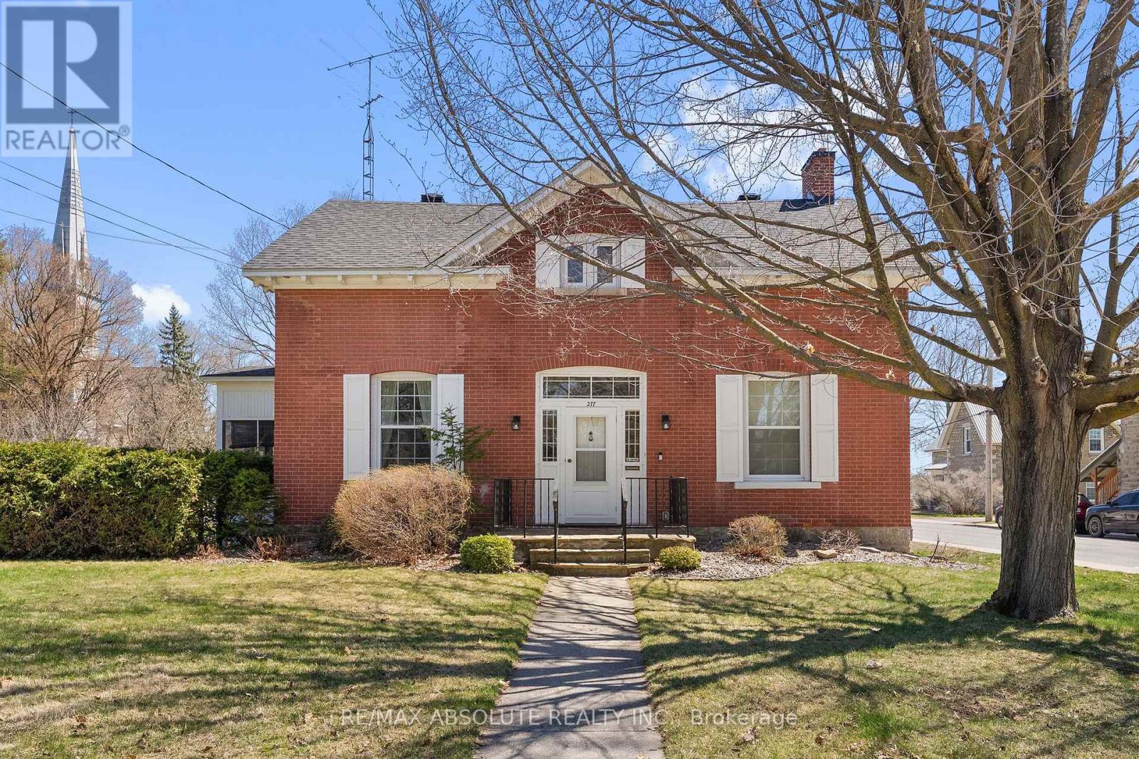 277 JOHN STREET N - 1