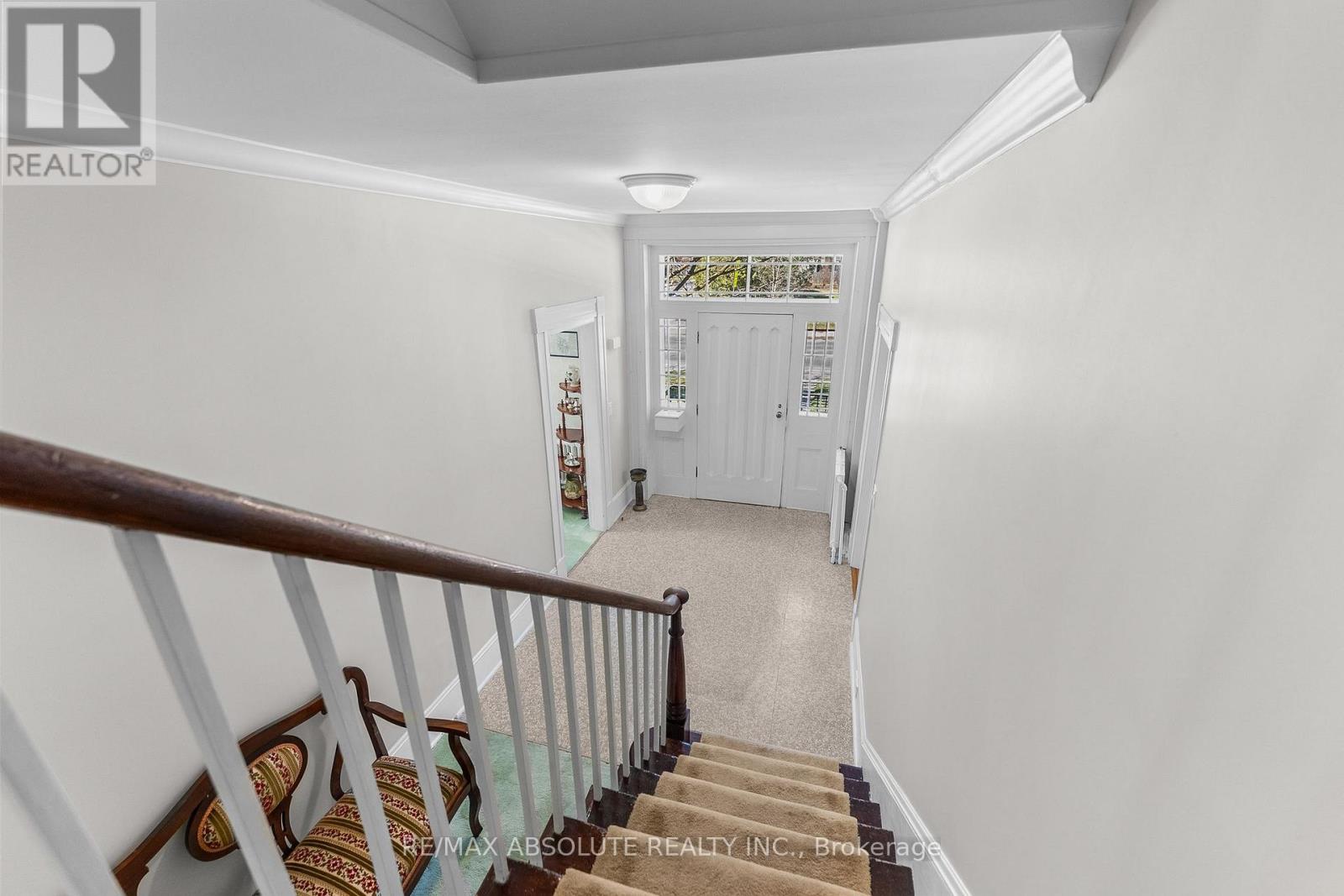 277 JOHN STREET N - 19