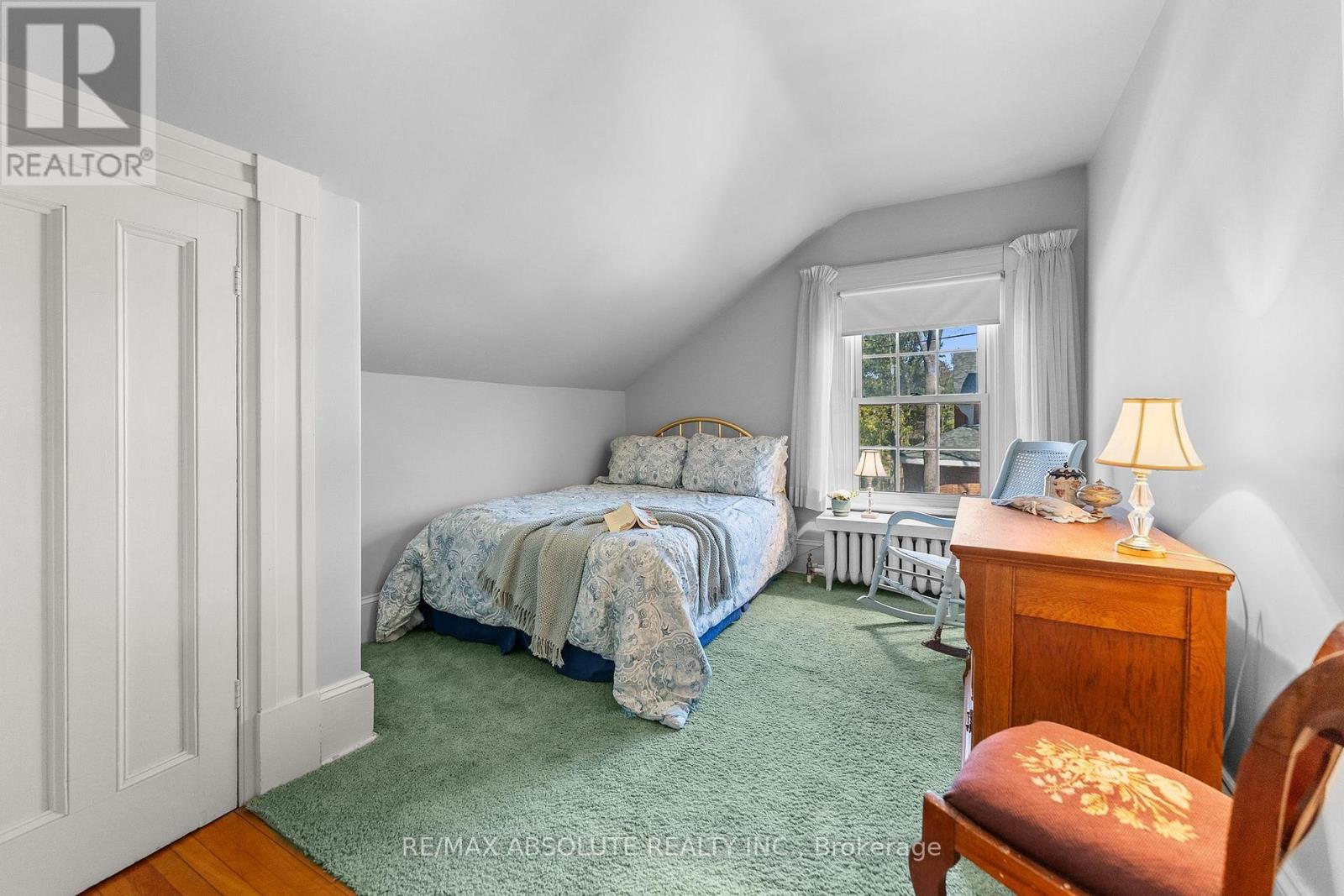 277 JOHN STREET N - 25