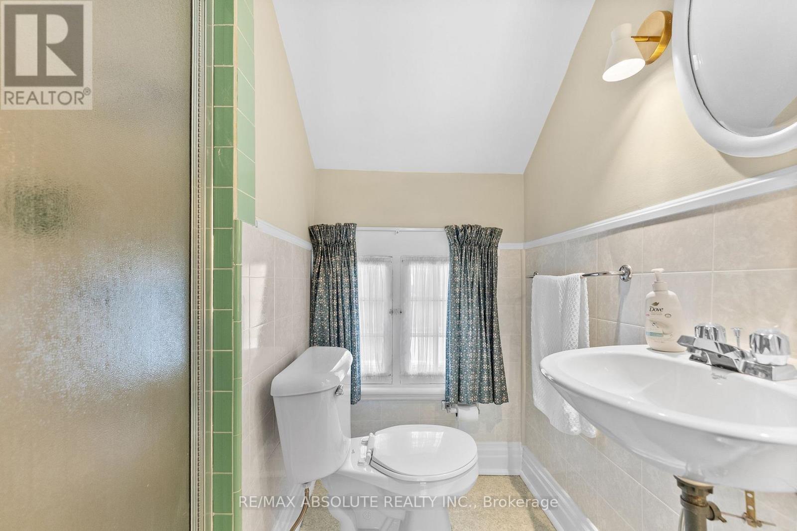277 JOHN STREET N - 30