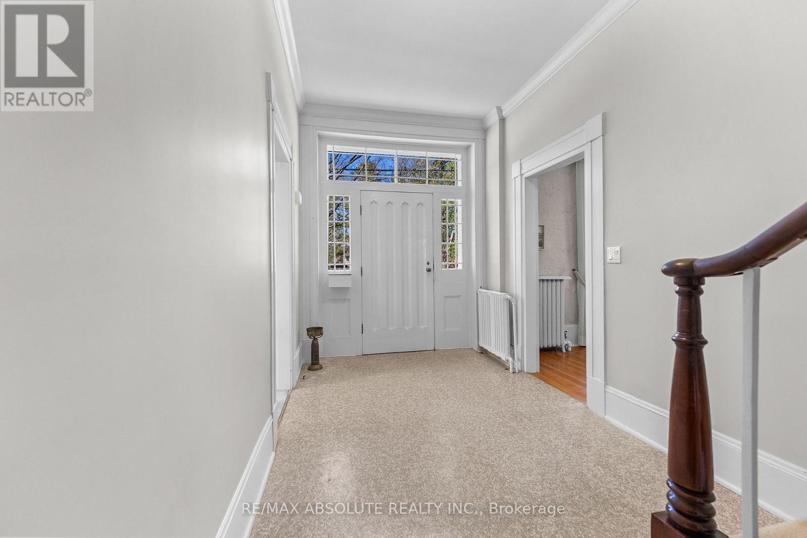 277 JOHN STREET N - 4