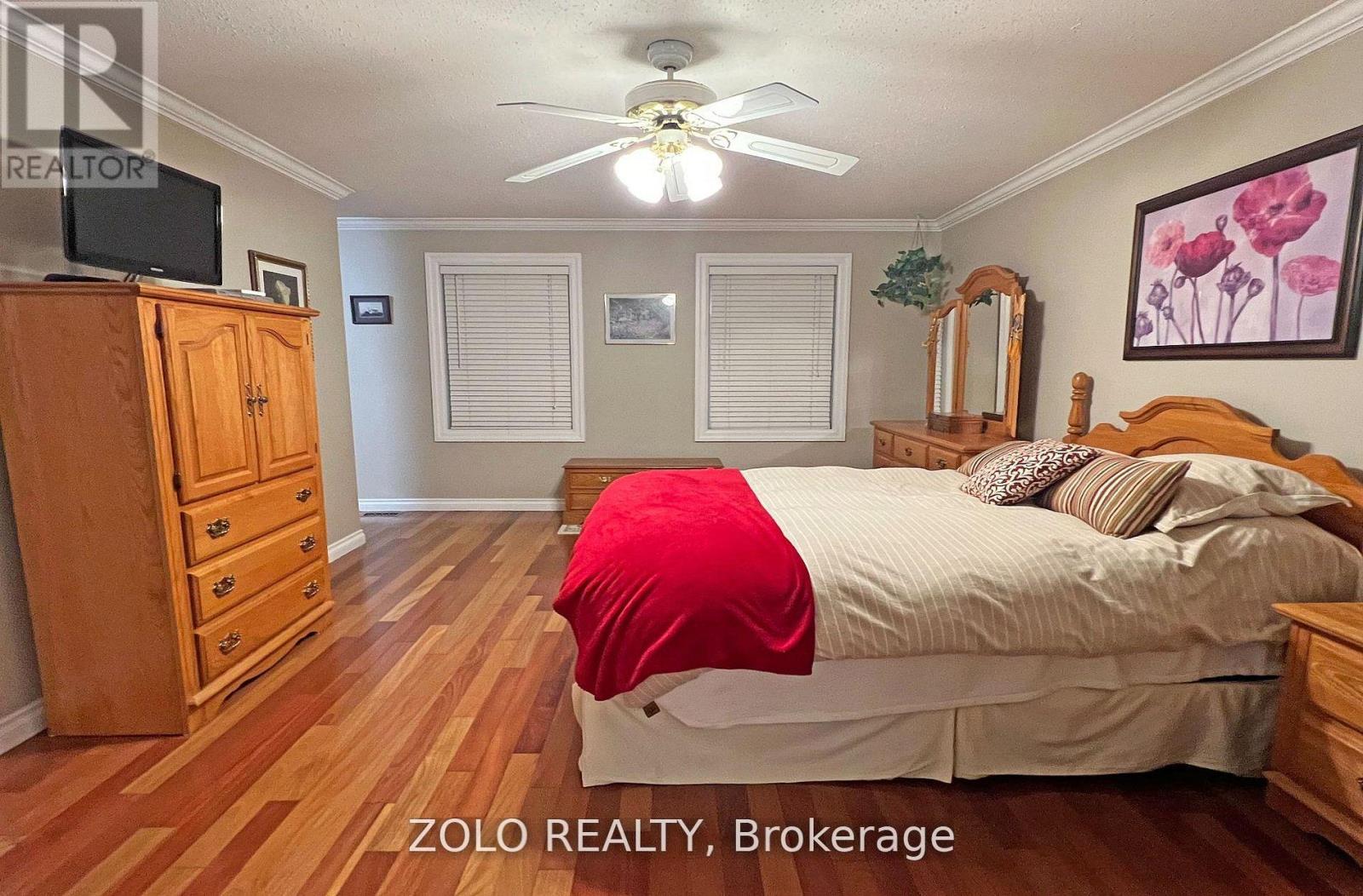 736 HAUTEVIEW CRESCENT - 27