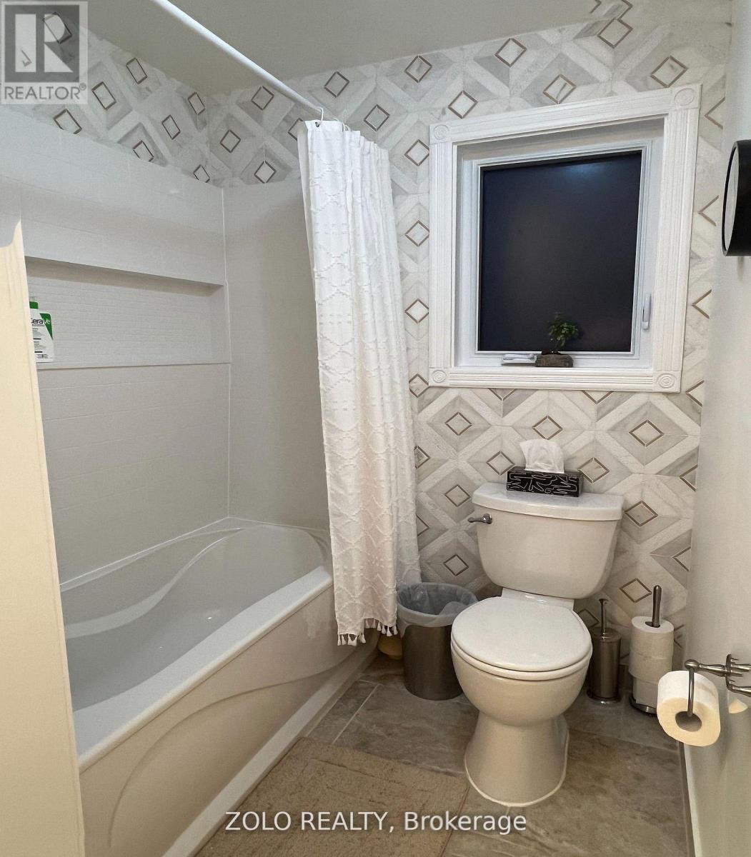 736 HAUTEVIEW CRESCENT - 38