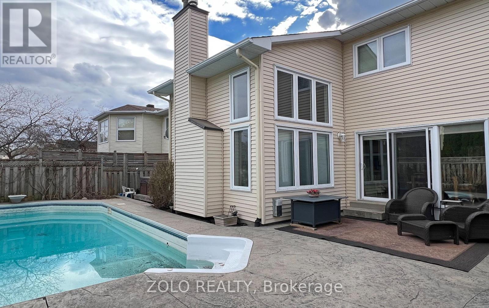 736 HAUTEVIEW CRESCENT - 45