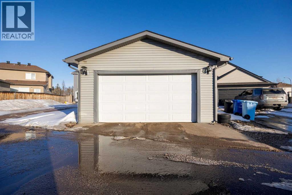 104 Grebe Road, Fort McMurray