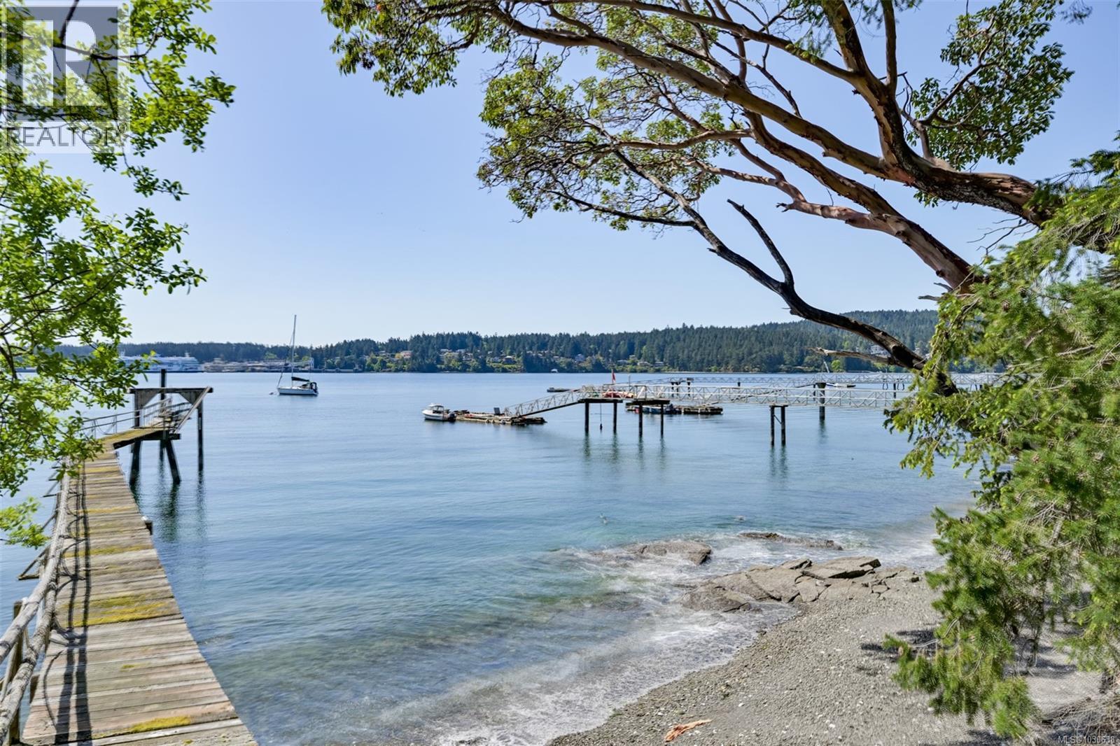  4 McKenzie Crescent, Piers Island