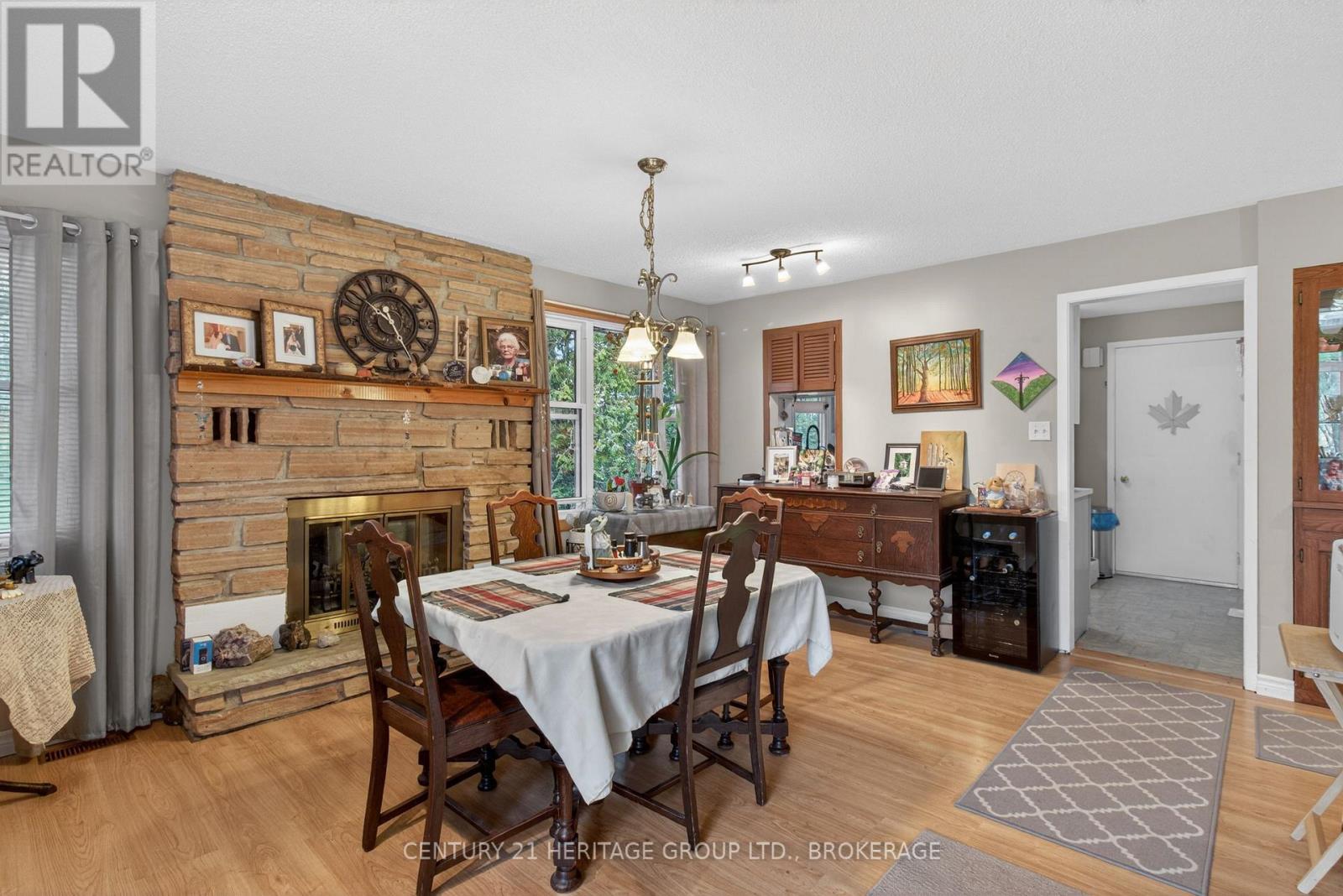 187 HILLSIDE CIRCLE - 25