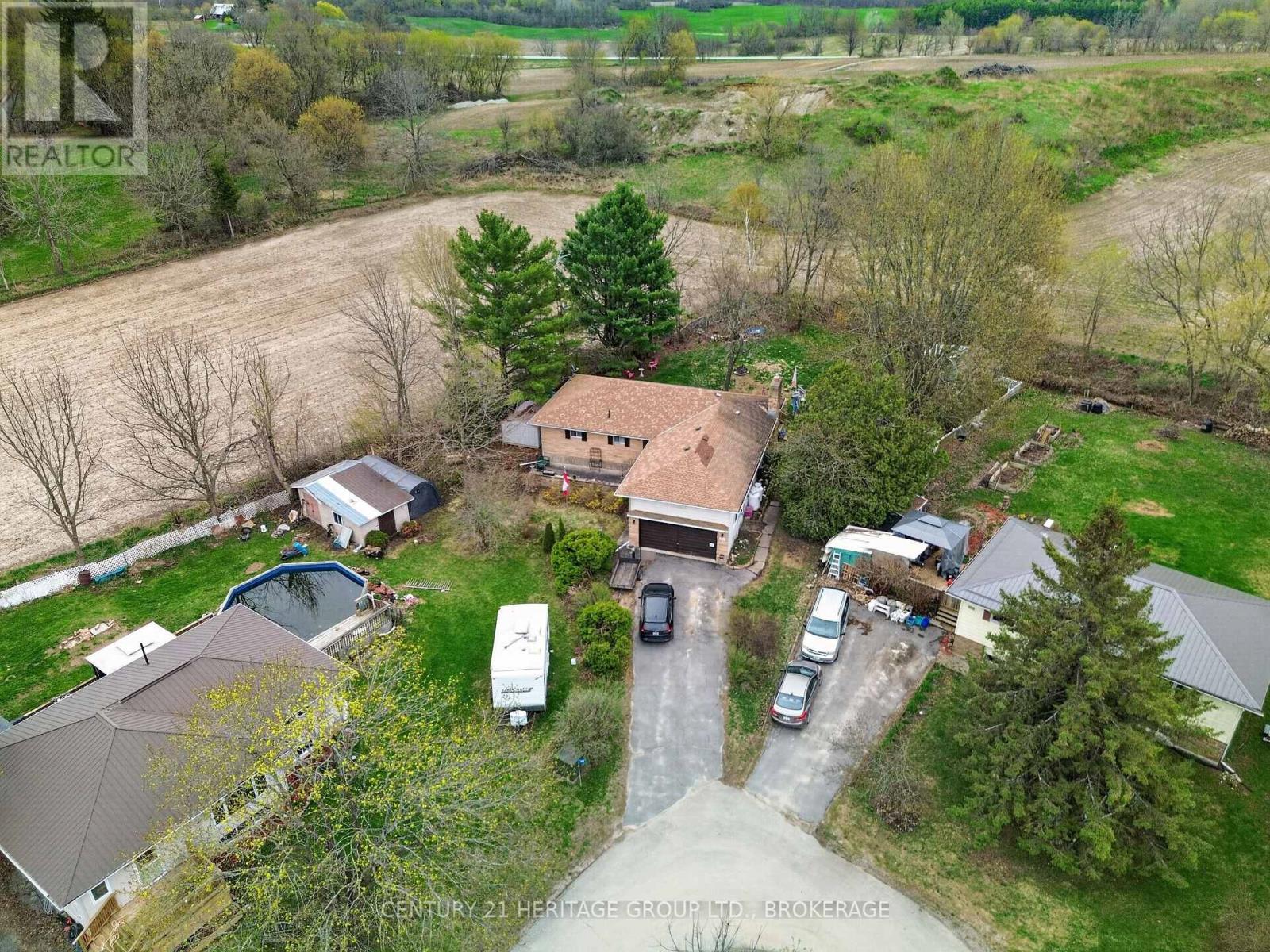 187 HILLSIDE CIRCLE - 3