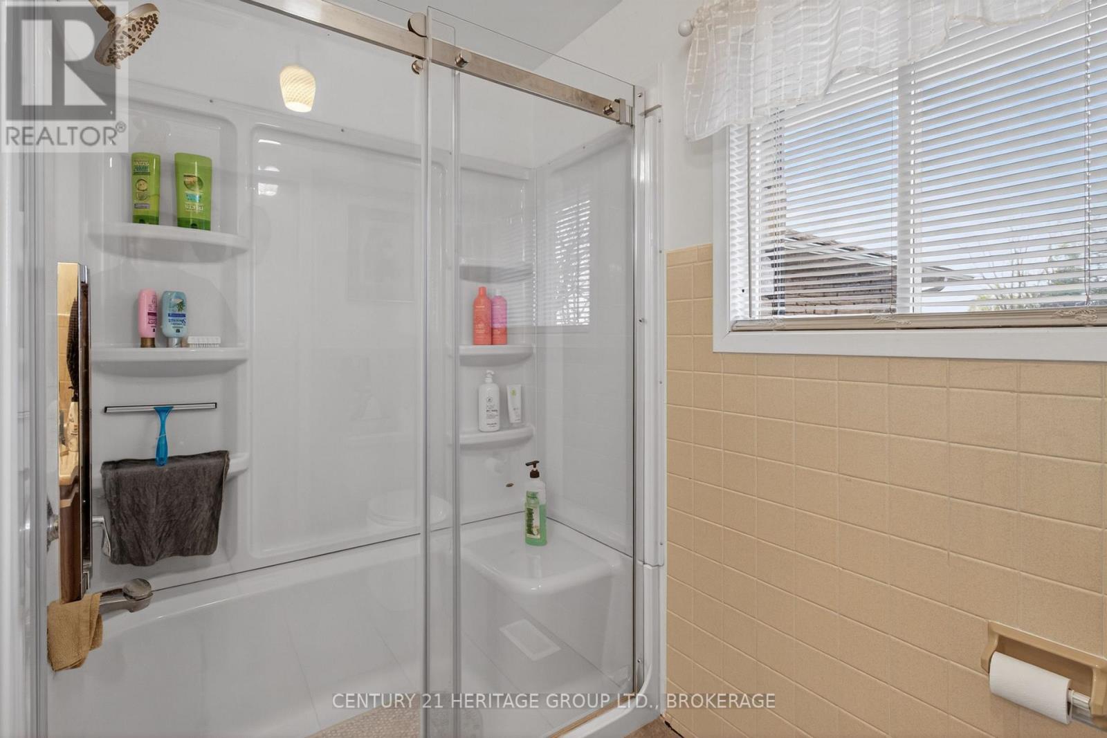 187 HILLSIDE CIRCLE - 34
