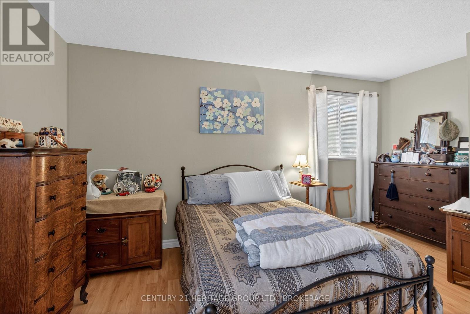 187 HILLSIDE CIRCLE - 37