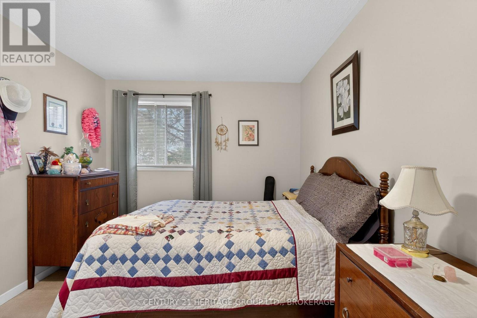 187 HILLSIDE CIRCLE - 41