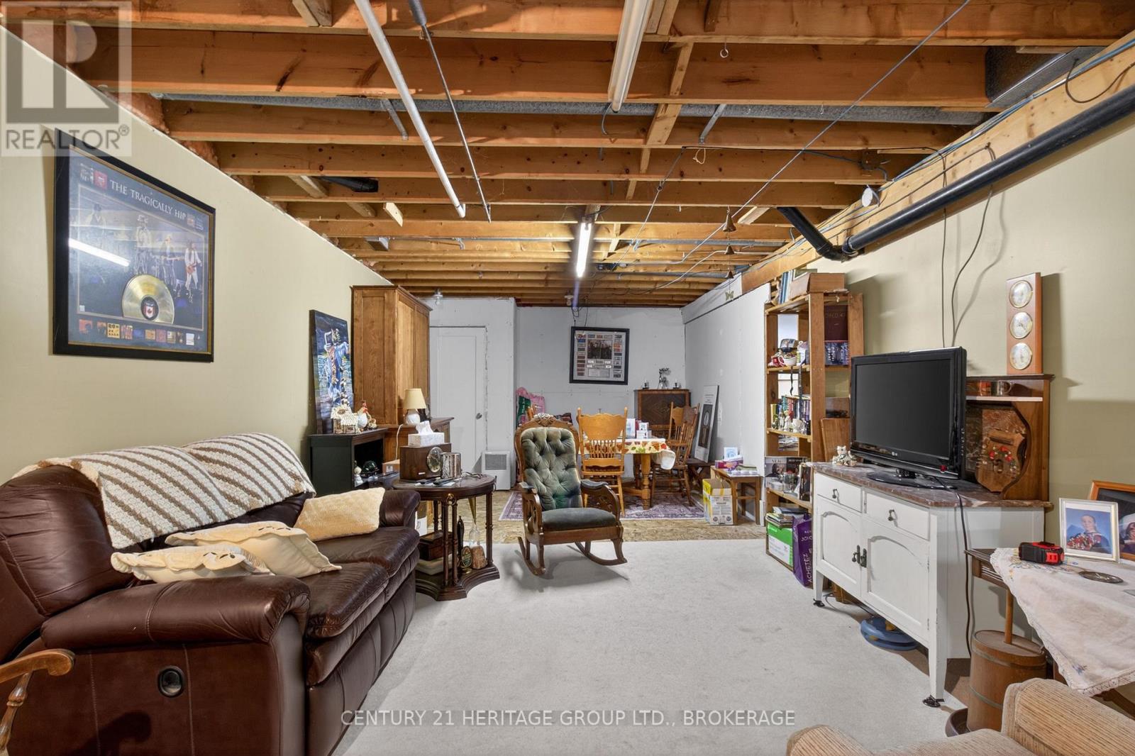 187 HILLSIDE CIRCLE - 42