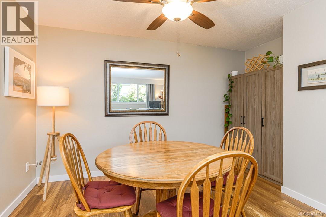 23 3060 Harriet Road, Saanich