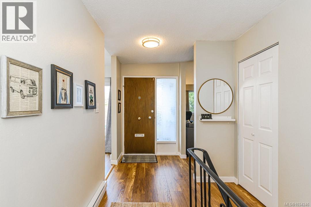 23 3060 Harriet Road, Saanich