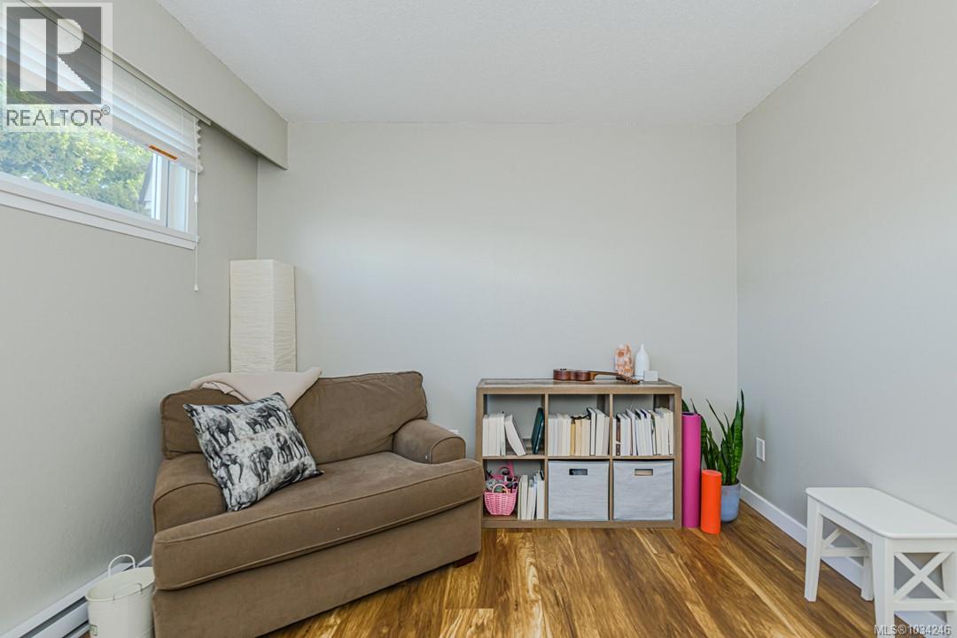 #23 3060 Harriet Rd - 31