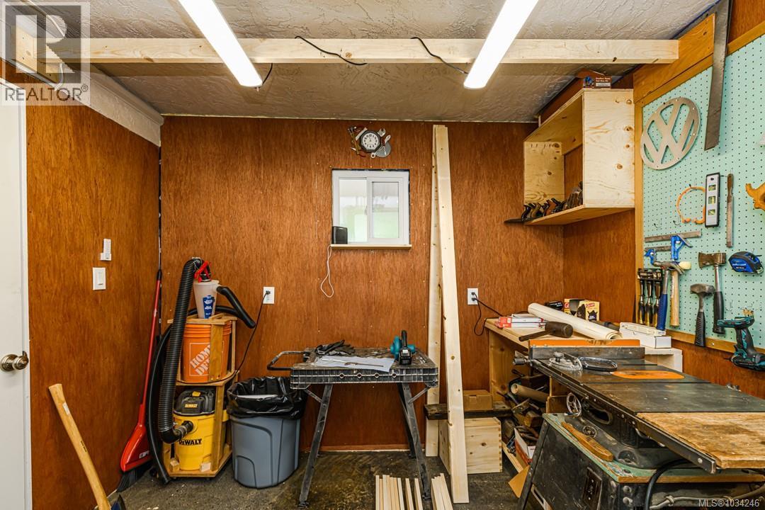 23 3060 Harriet Road, Saanich