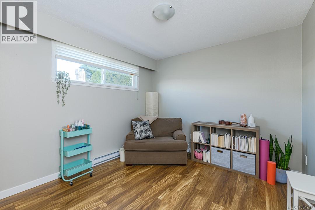 23 3060 Harriet Road, Saanich