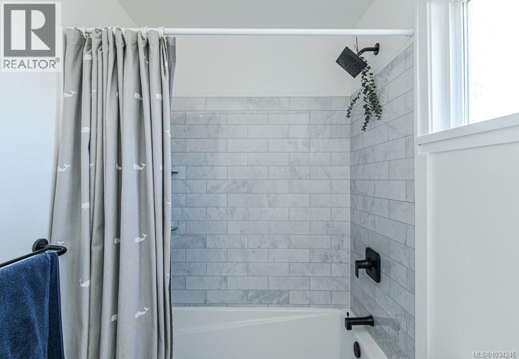 23 3060 Harriet Road, Saanich