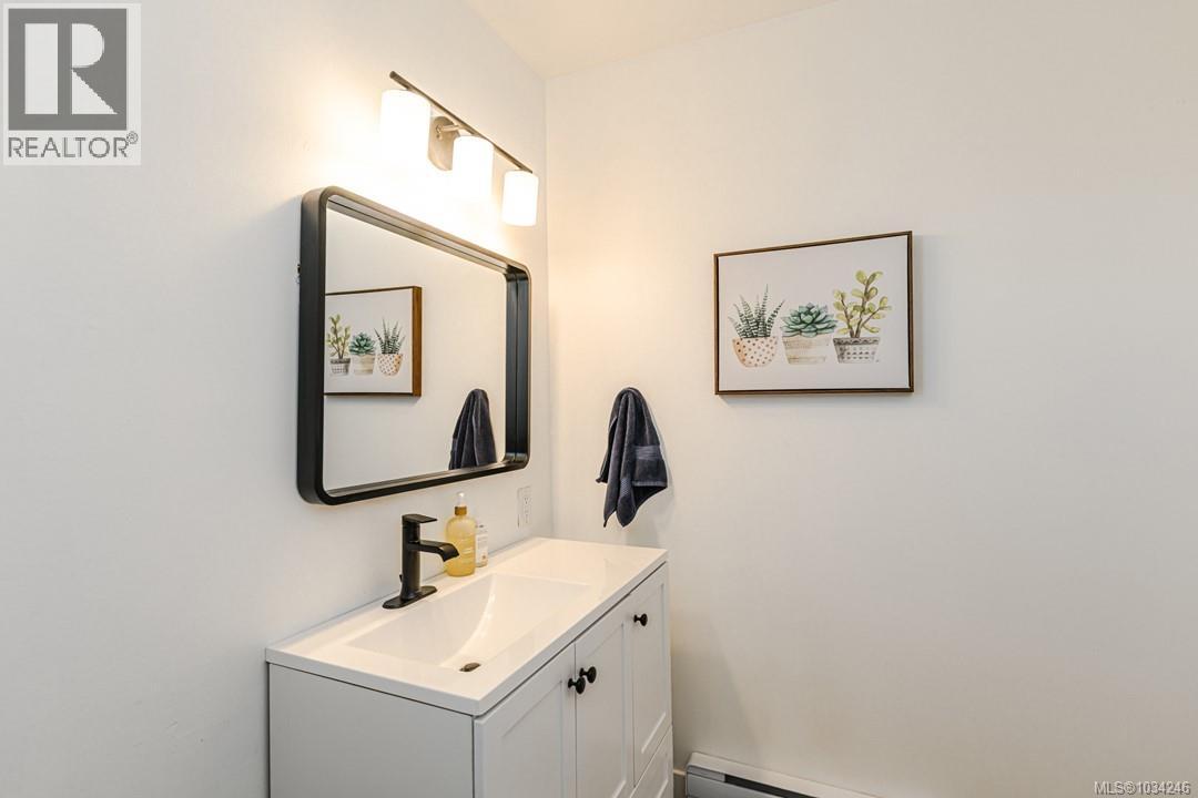 23 3060 Harriet Road, Saanich