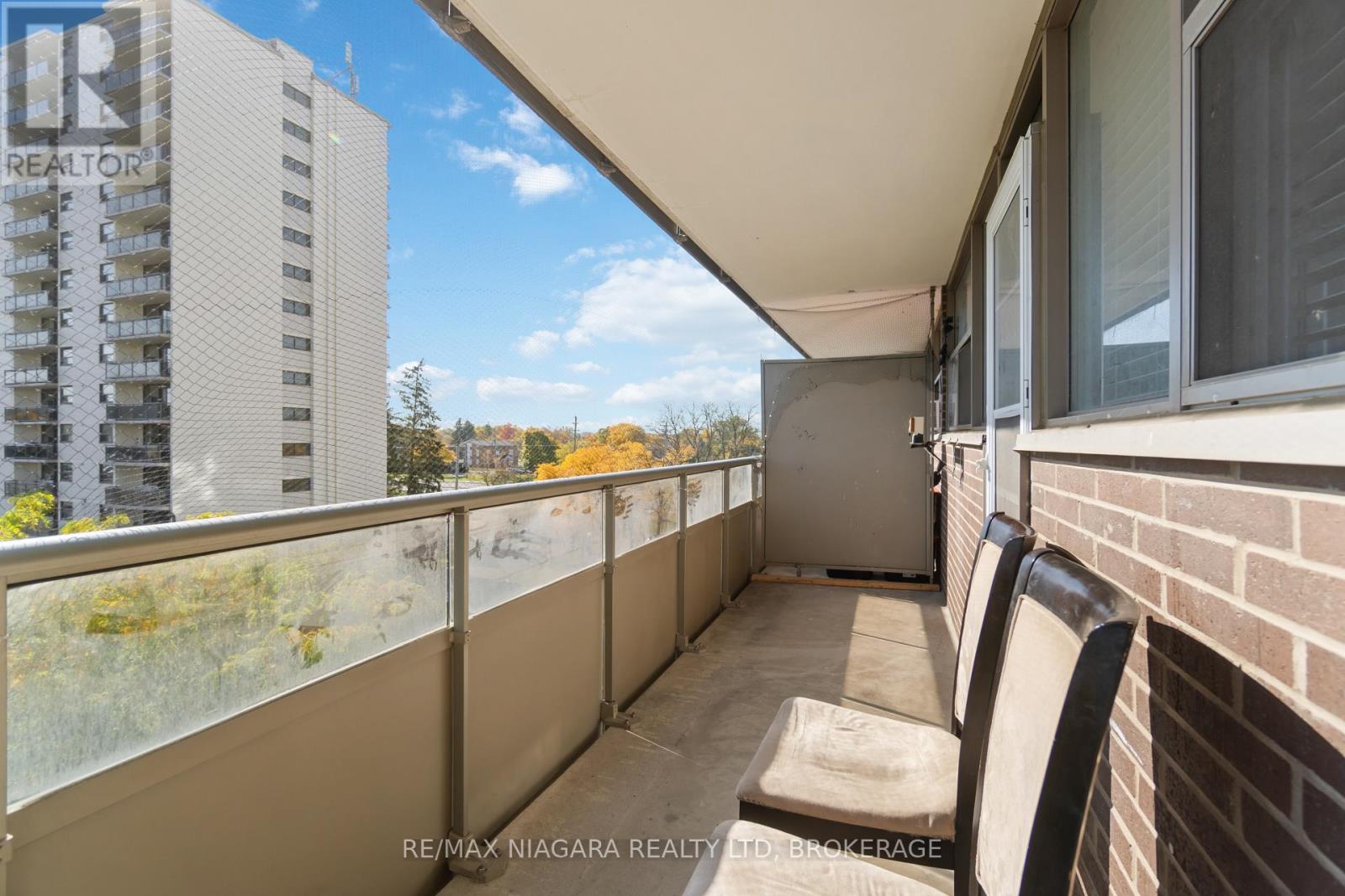 #409 215 GLENRIDGE AVENUE - 11