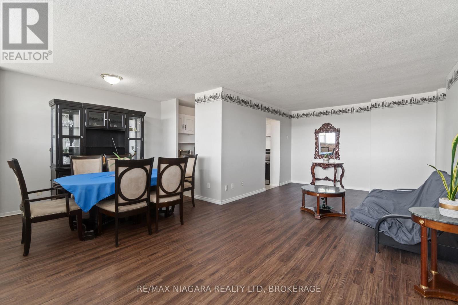 #409 215 GLENRIDGE AVENUE - 19