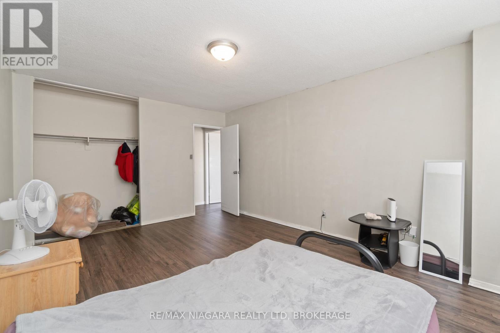 #409 215 GLENRIDGE AVENUE - 26