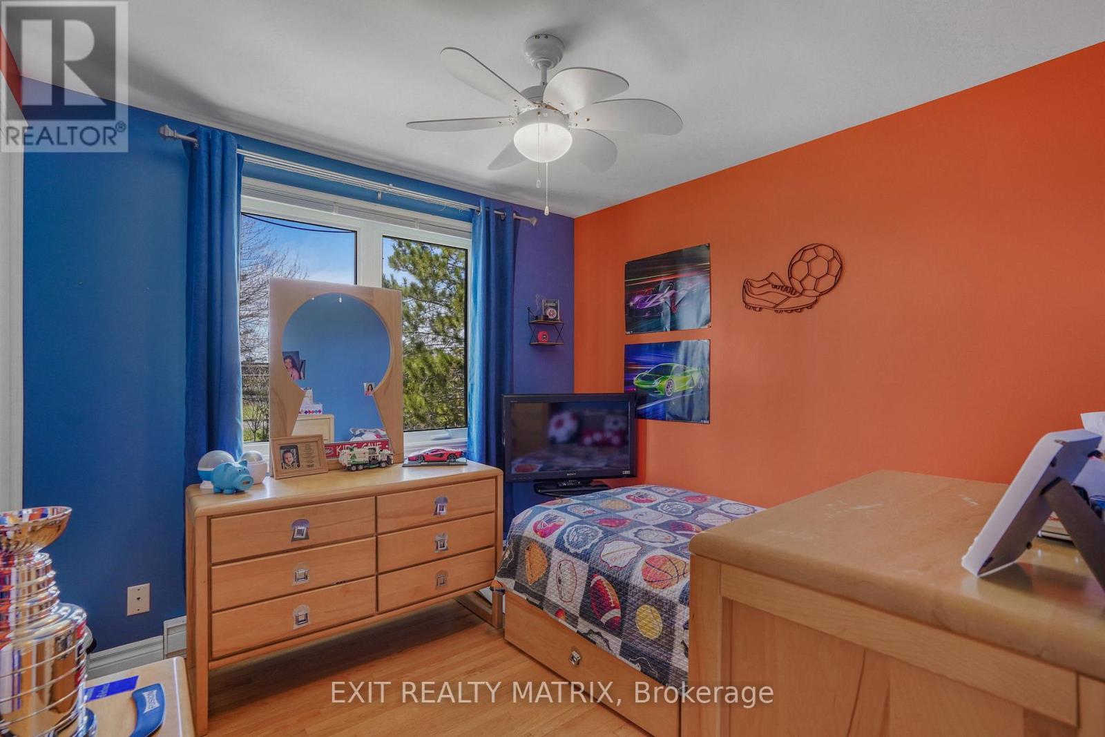 630 THORNE STREET - 21