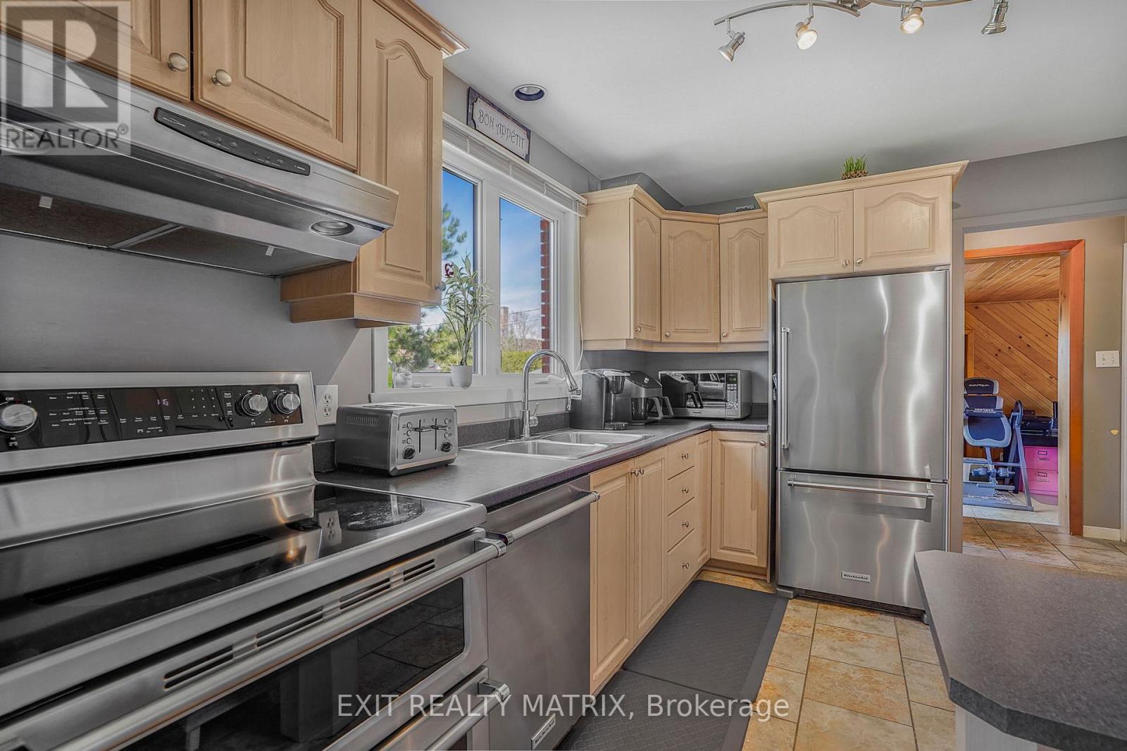 630 THORNE STREET - 12