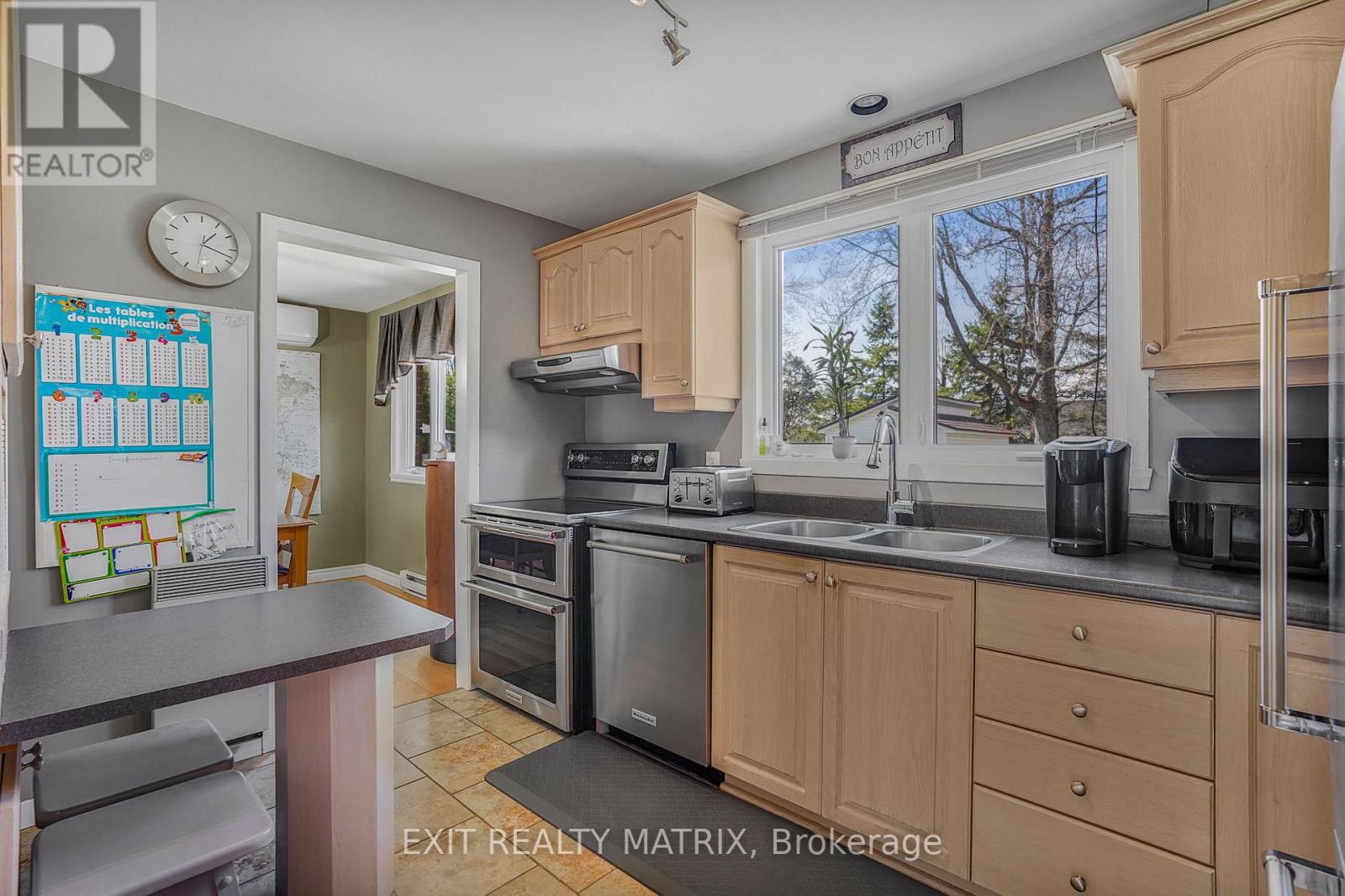 630 THORNE STREET - 10