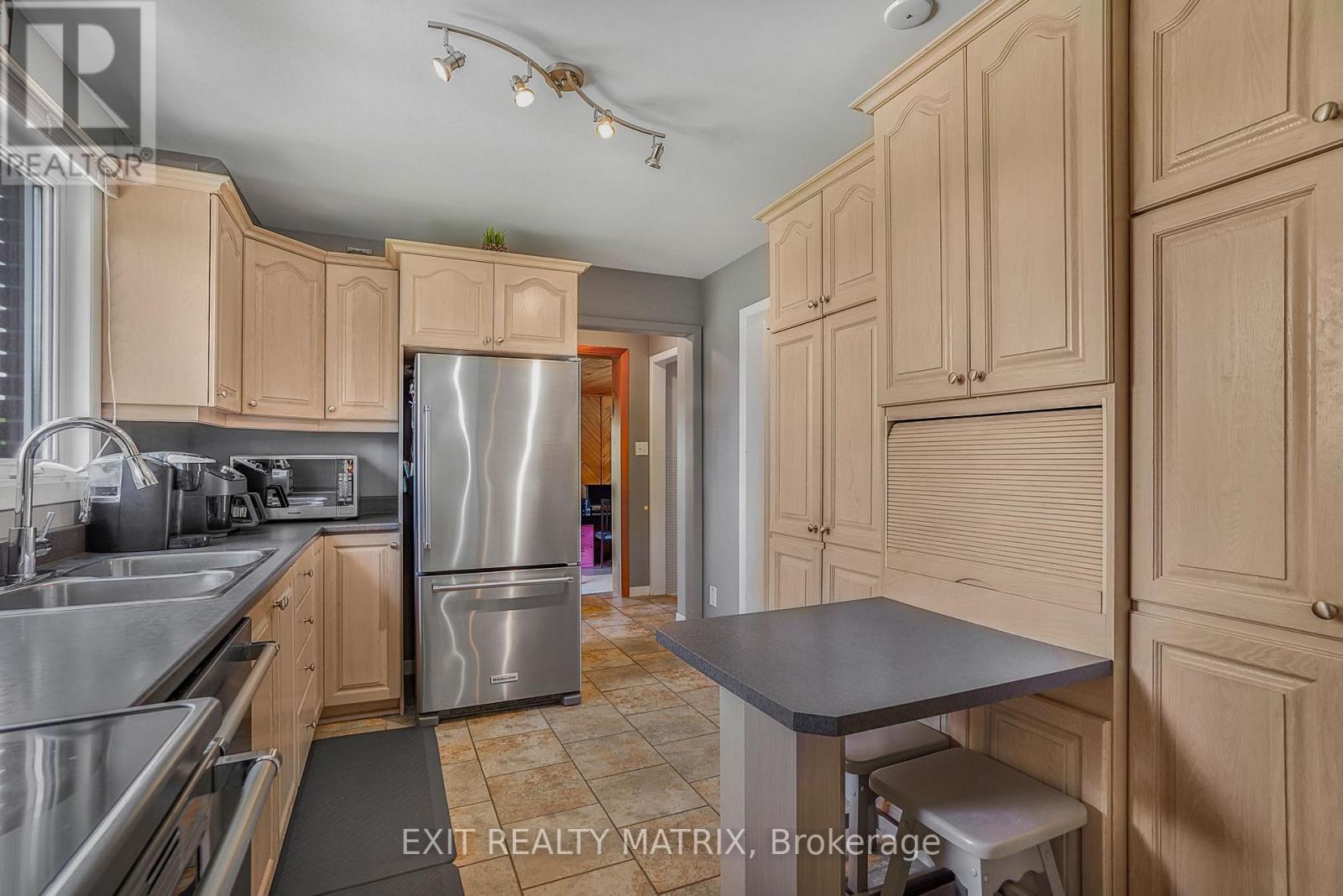 630 THORNE STREET - 11