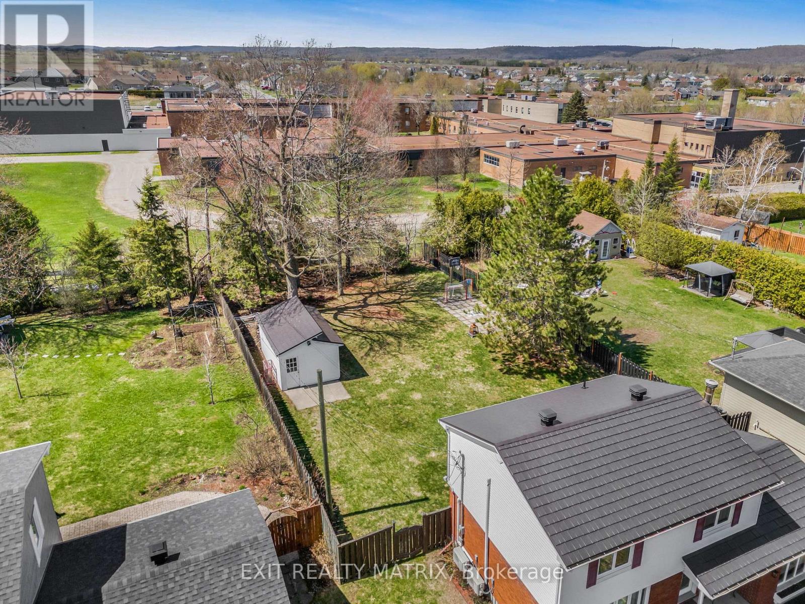 630 THORNE STREET - 32