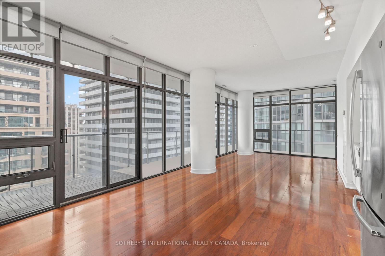 #1611 33 CHARLES STREET E - 1