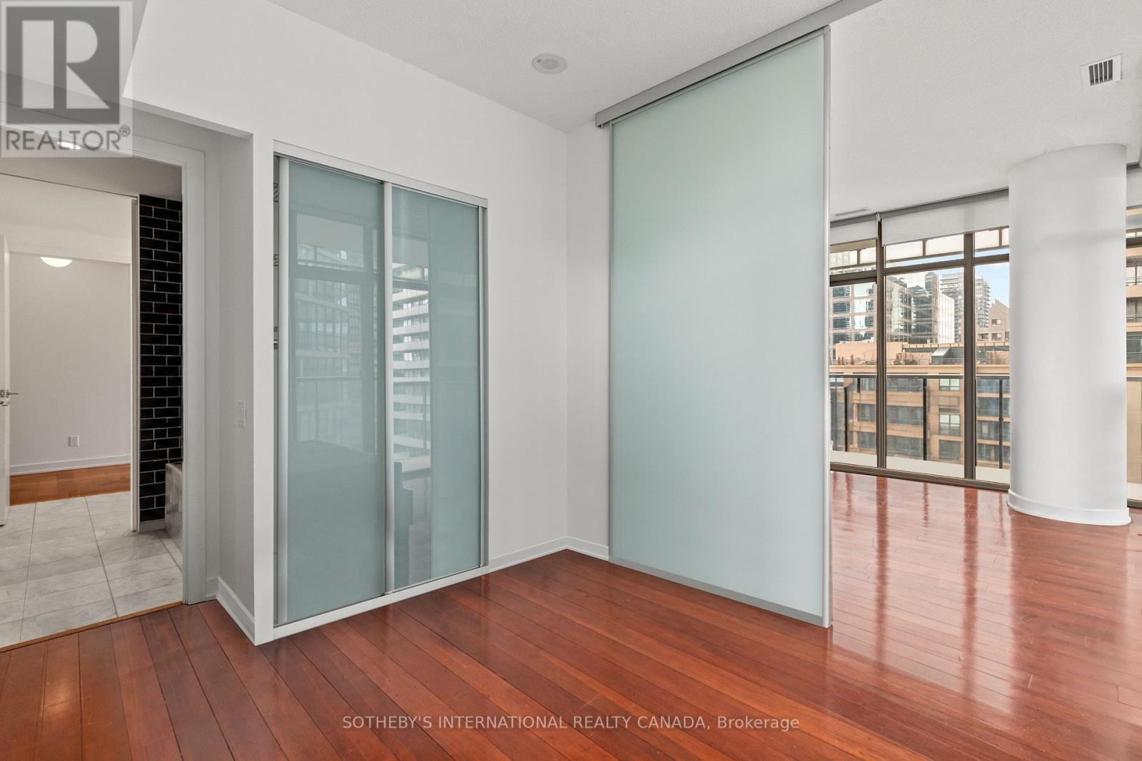 #1611 33 CHARLES STREET E - 12