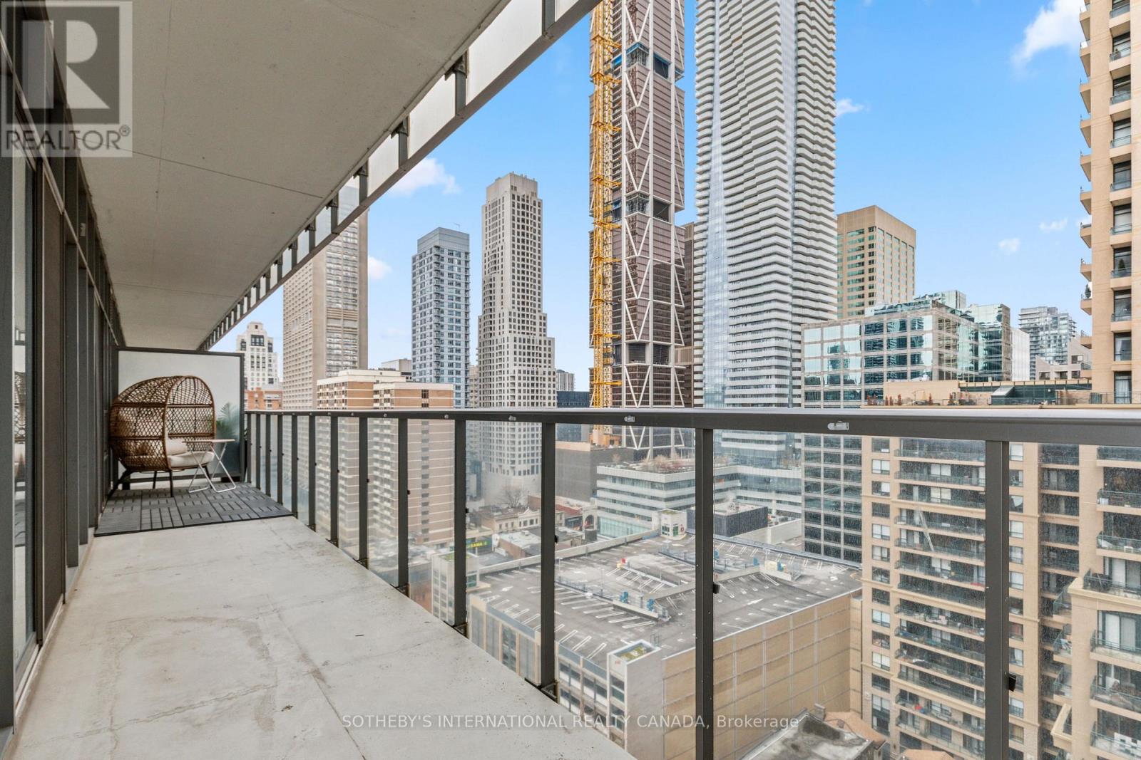 #1611 33 CHARLES STREET E - 24