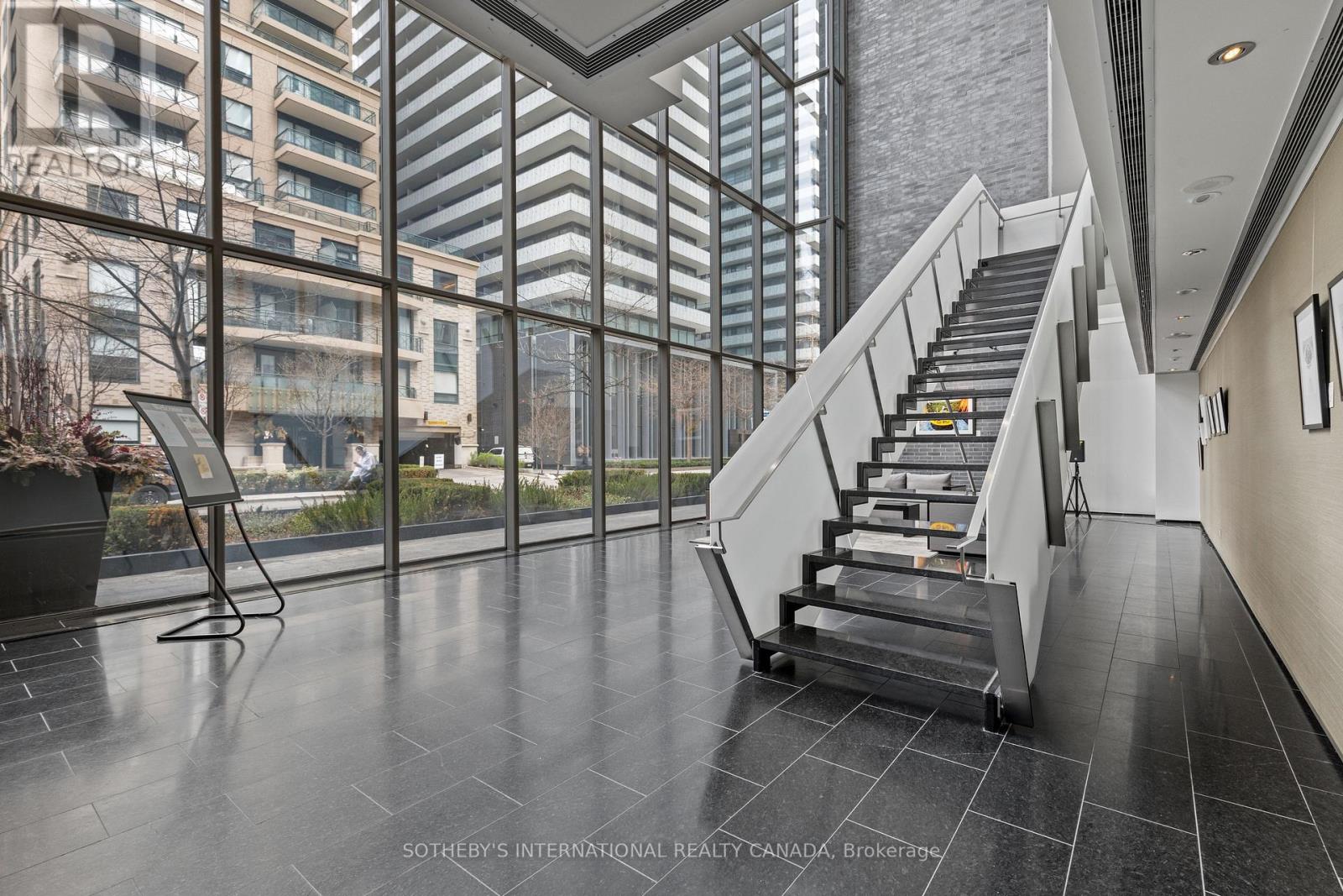 #1611 33 CHARLES STREET E - 39