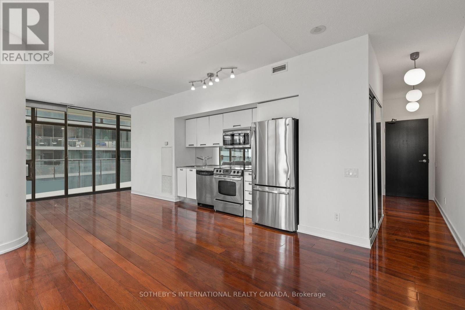 #1611 33 CHARLES STREET E - 4