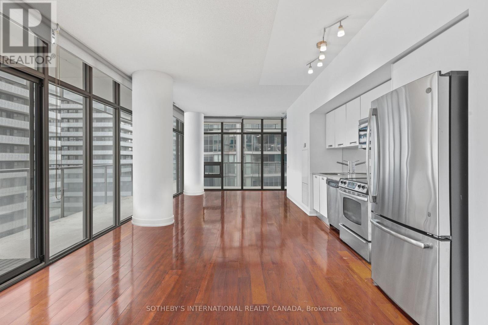#1611 33 CHARLES STREET E - 5