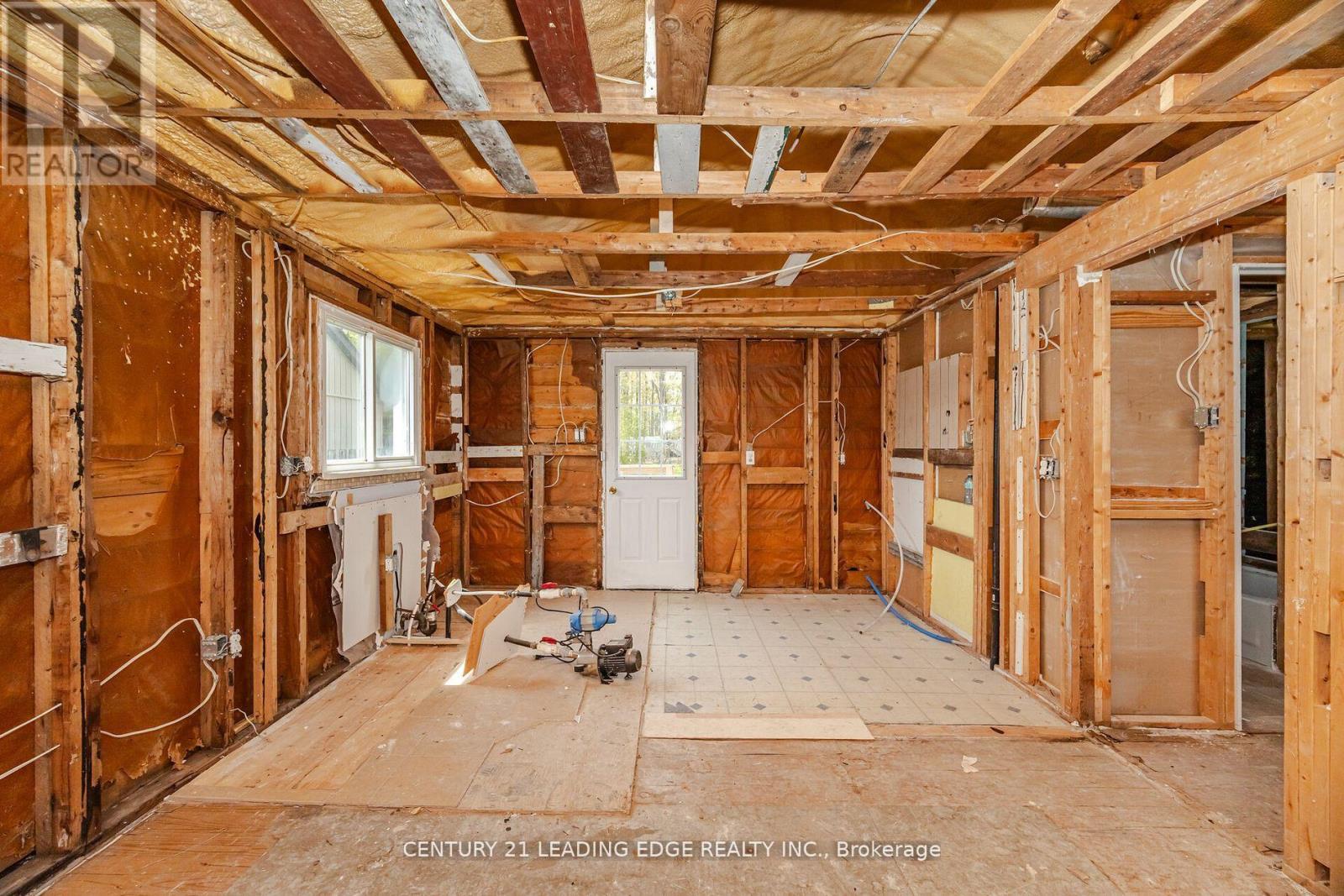 2678 25TH SIDE ROAD - 10