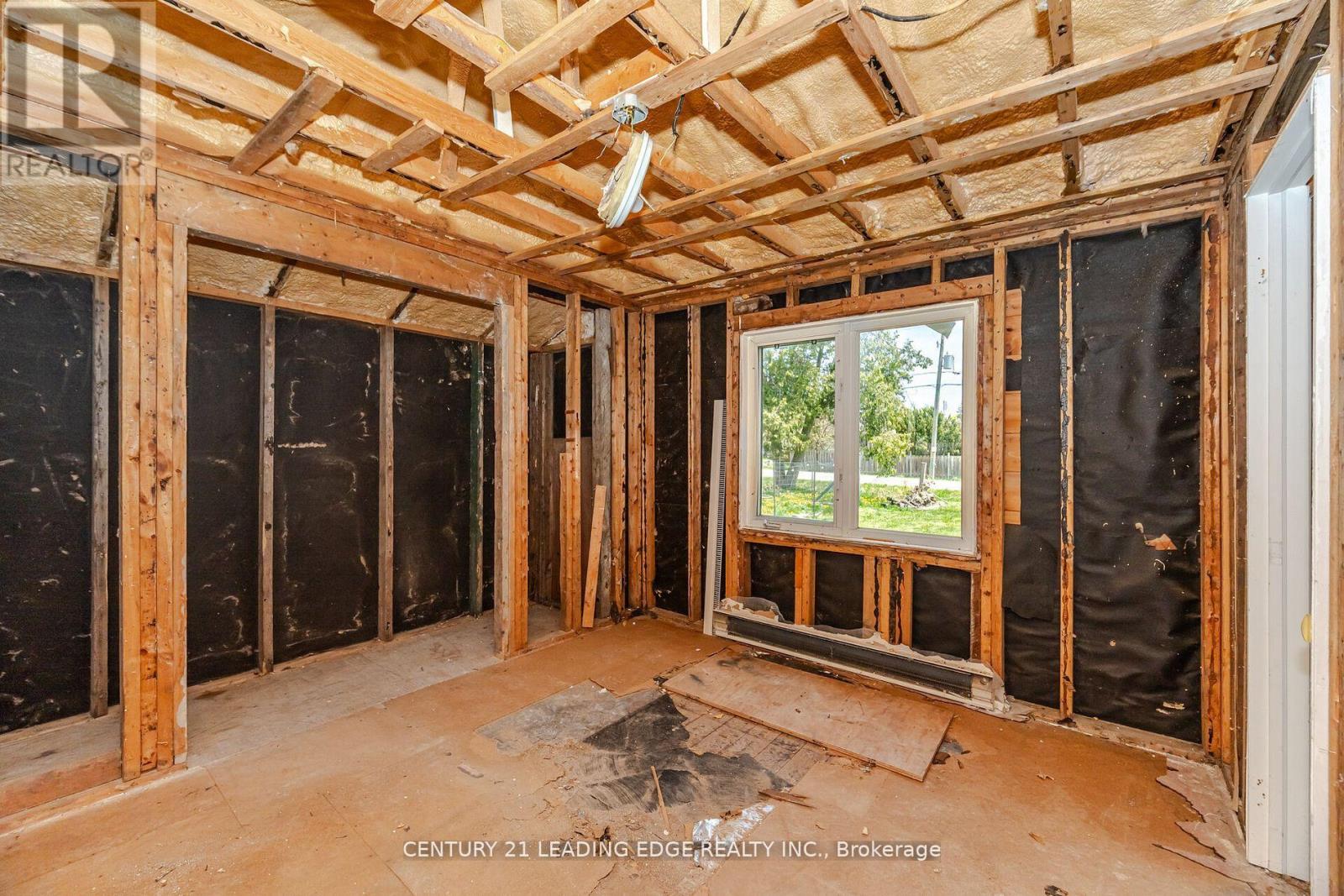 2678 25TH SIDE ROAD - 12