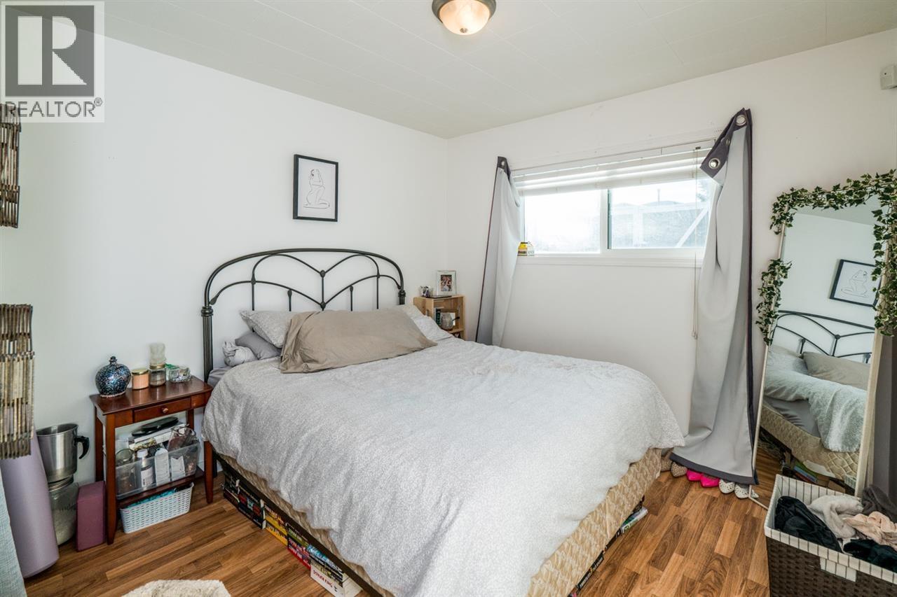 469-471 LYON STREET, Prince George