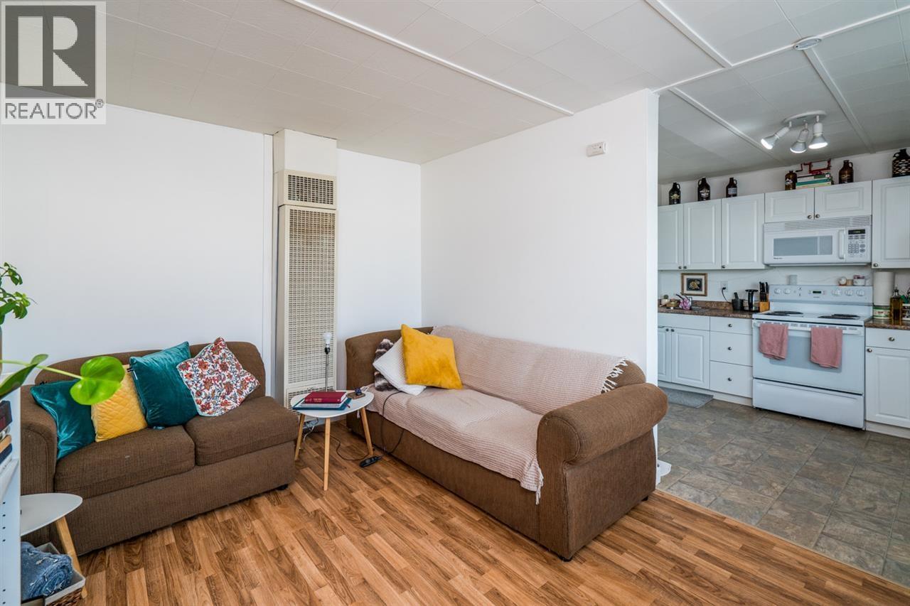469-471 LYON STREET, Prince George