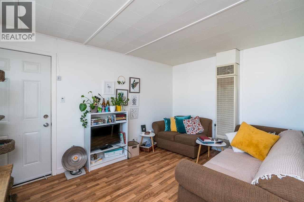 469-471 LYON STREET, Prince George