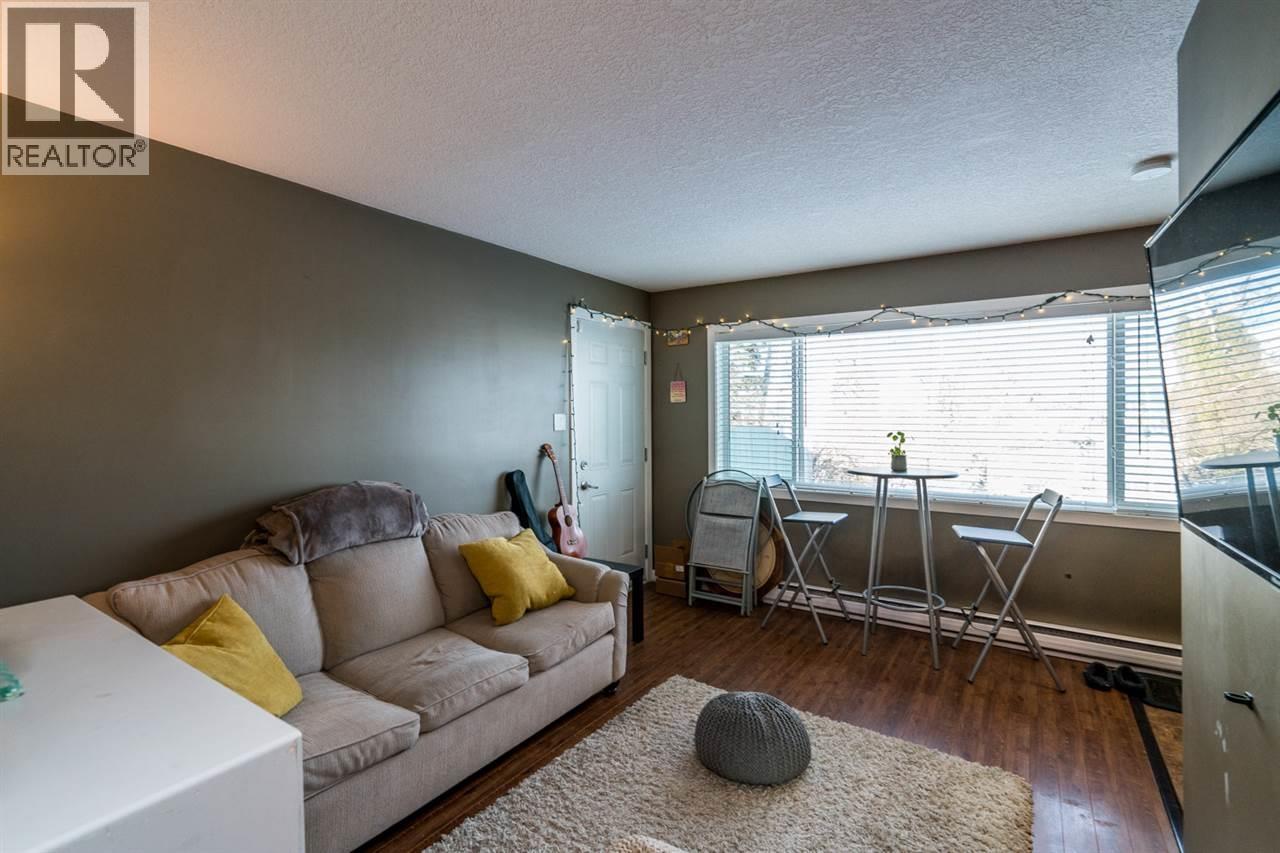 469-471 LYON STREET, Prince George